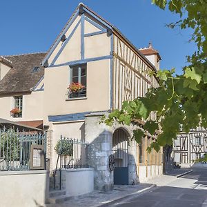 Hôtel Aux Vieux Remparts, The Originals Relais